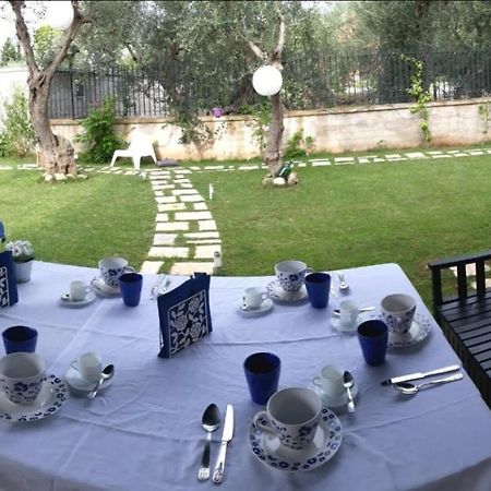 Les Fleurs B&B Bari Bagian luar foto